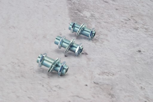 vsuvky závitové podložky rúr matice 3x3cm