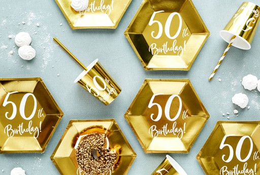 SÚPRAVA JEDNORAZOVÝCH TANIER A POHÁRKA 50. NAROD