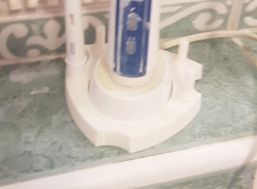 ZÁKLADNA, STOJAN NA KEFY, DRŽIAK ZÁKLADNE ORAL-B