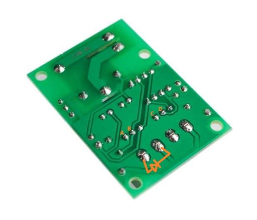 OVLÁDAČ NABÍJANIA BATÉRIE 12V (10-16V) 10A