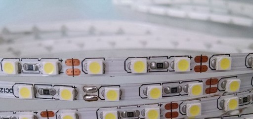 SUPER NARROW PREMIUM LED pás 4mm 2835 600 IP20 1m