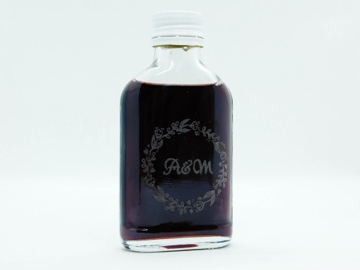 FĽAŠE 100ML S GRAVÍM S SVADOBNÝM DARČKOM S ČIAPKOM