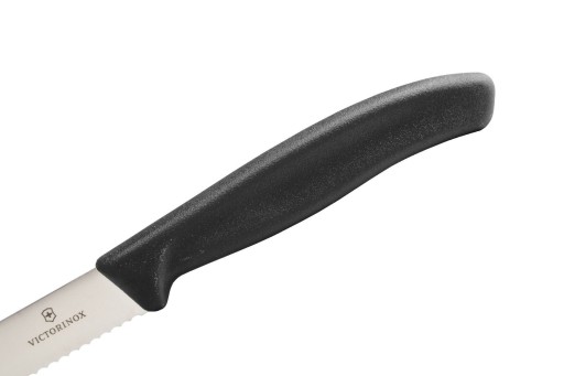 Victorinox 6.7833 nôž na zeleninu, zúbkovaný, čierny