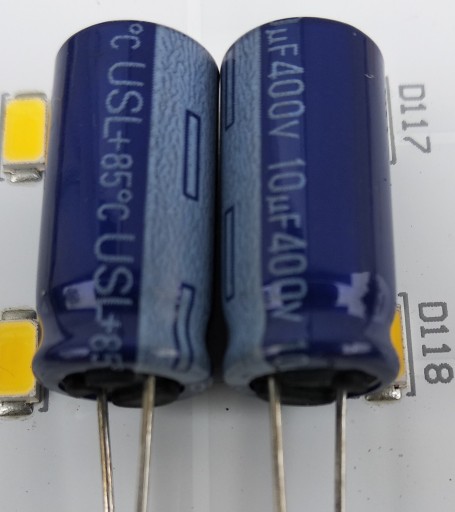 Kondenzátor 10uF 400V 10x20 2 ks.