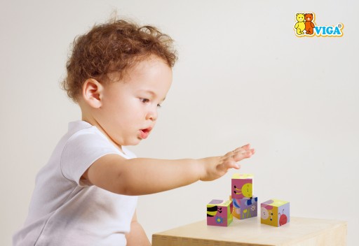 Viga Baby's First Drevené auto puzzle