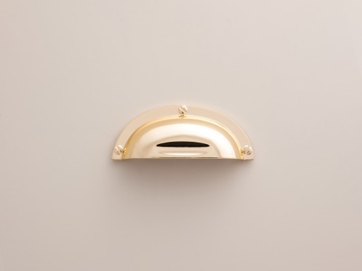 NÁBYTKOVÁ KĽÚČKA SHELL SHELL ZLATÝ LESK 64mm