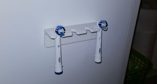 Držiak na zubnú kefku Oral B, montáž na stenu