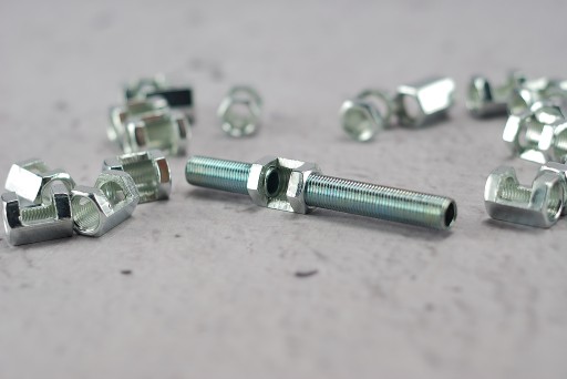 vsuvky závitové podložky rúr matice 3x3cm