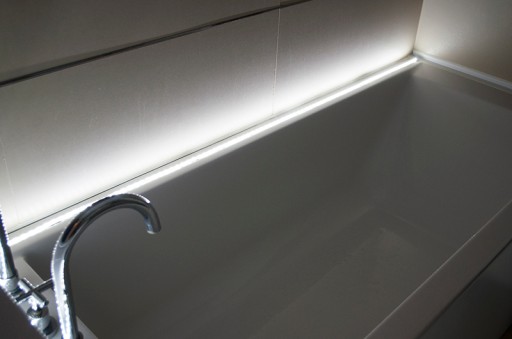 LED pás 5050 14,4W IP20 studená ROLL