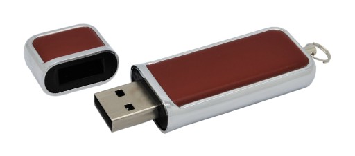 Kožený prívesok 1 GB + gravírovanie Za darček ŠANCA!