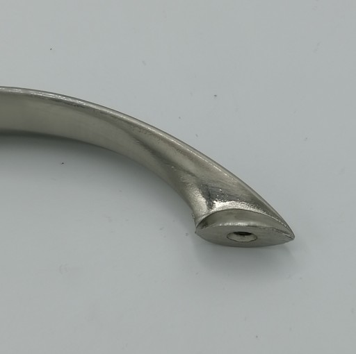 INOX NÁBYTOK KOVOVÁ ÚCHYTKA 96 MM