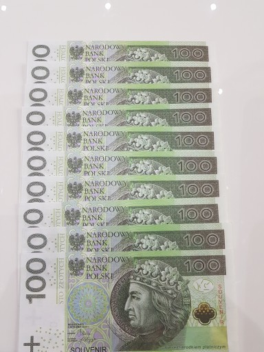 Bankovky v hodnote 100 PLN na zábavu a učenie, balenie po 10 ks