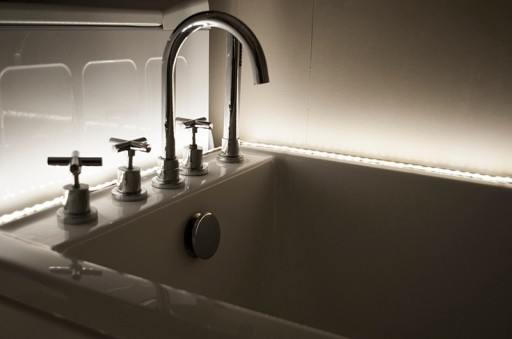 LED pás 2835 300 IP20 5m neutrálny 30272