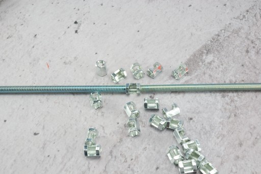 vsuvky závitové podložky rúr matice 5x1cm