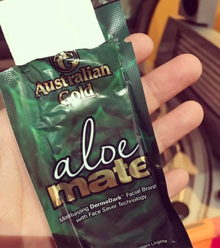 AUSTRALIAN GOLD ALOE MATE NA OPAĽOVANIE NA TVÁR