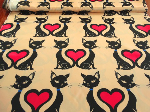 MG TK záclona SATIN BLACK CATS HEARTS lososová 145