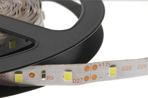 2835 300 LED pás 1m teplá alebo studená biela 4,8Wm