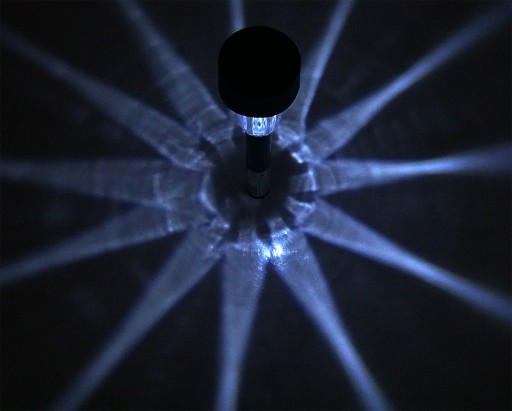 ZÁHRADNÁ SOLÁRNA LAMPA STAR EFEKT LAMPA 0813
