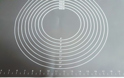SILIKÓNOVÁ DOSKA VEĽKÁ SKLADAČNÁ, PROTIŠMYKOVÁ PODLOŽKA NA TORTU 50 X 39 CM