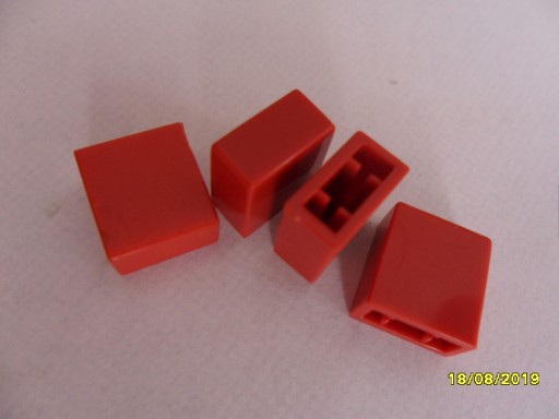 Kľúč 9,9x5,3 výška 10,8mm - 15 ks červený