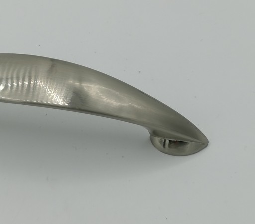 INOX NÁBYTOK KOVOVÁ ÚCHYTKA 96 MM