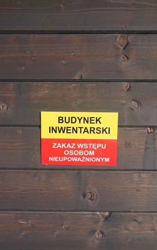 INFORMAČNÁ TABUĽA BUDOVA HOSPODÁRSKYCH ZVIERAT ZAKÁZANÁ