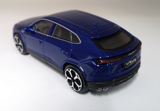 Corvette Stingray 1:43 model Bburago 18-30250