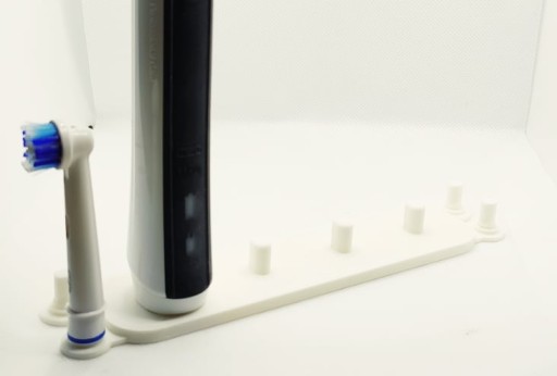 Stojan na zubnú kefku Oral B Base 4 ks