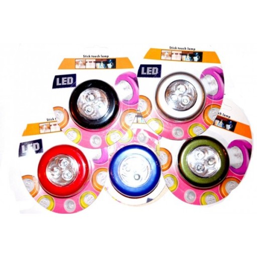 3 LED SAMOLEPIACA BATÉRIOVÁ LAMPA DO ŠATNÍKA