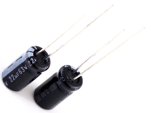 KONDENZÁTOR 22uF / 63V 6,3x11mm NÍZKY ESR 105*C - ULTRA DLHÁ ŽIVOTNOSŤ - 10 KS