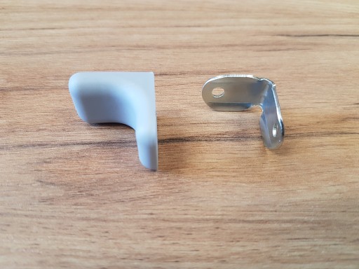Nábytková spojka, uholník, šedý plast + kov, 4 ks