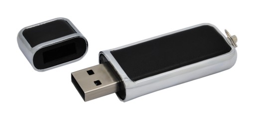 Kožený prívesok 1 GB + gravírovanie Za darček ŠANCA!