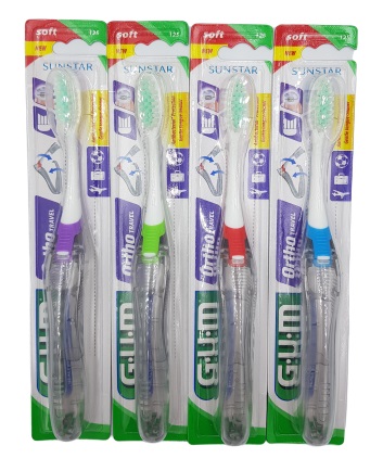 Ortodontická zubná kefka GUM Ortho Travel Soft