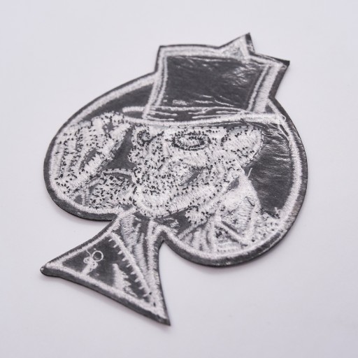 Nažehľovacia nášivka SKULL v klobúku PIK