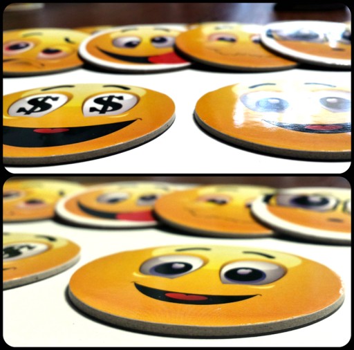 MAGNETY NA CHLADNIČKU SMILE EMOTIA MAGNET HIT 15 KS