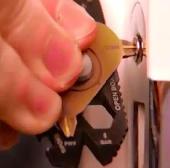 MULTITOOL 20 TOOLS KARABÍNOVÝ KĽÚČENSKÝ NÔŽ