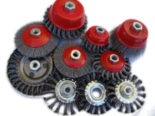 NYLONOVÁ KEFA s driekom T6 30 MM