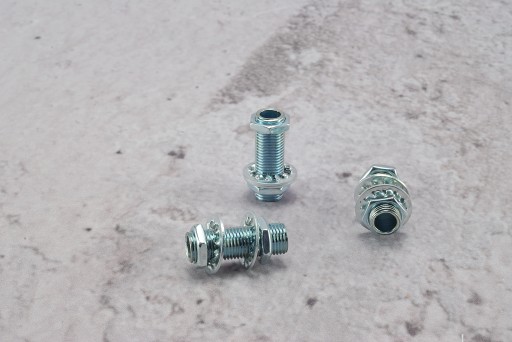 vsuvky závitové podložky rúr matice 3x3cm