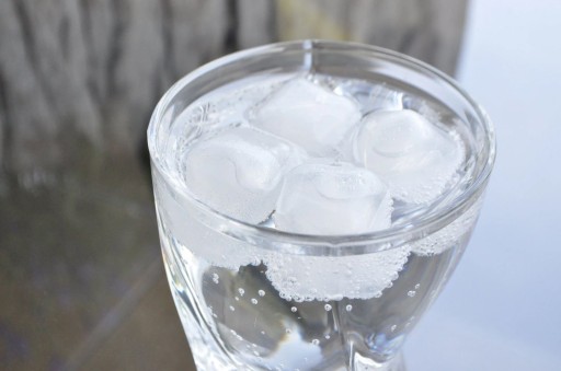 Nápoj a nápojové kocky WHITE FROST set. 20 ks