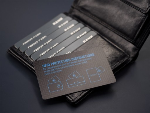 Karta, ktorá blokuje signály NFC a RFID