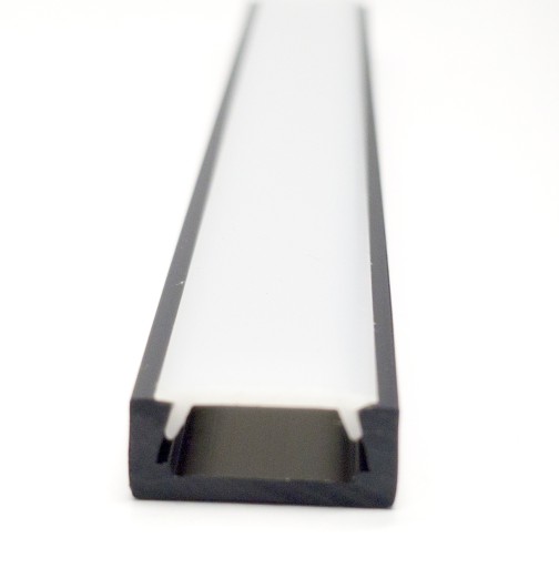 ČIERNY POVRCHOVÝ PVC PROFIL pre LED 1m + LAMPA