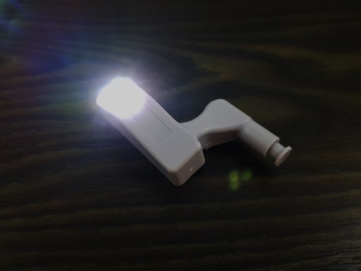 Svietidlo LAMP 3x LED do výklopných šatníkových skríň