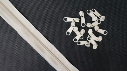 PÁSKA NA Zips BÉŽOVÁ Zips 3 MM ŠPIRÁLA + Zipsy