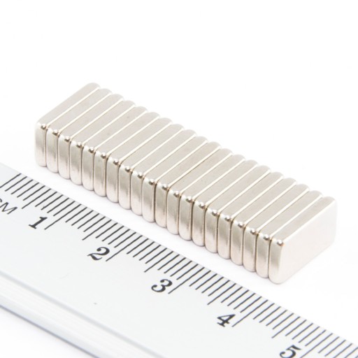 NEODYMOVÝ MAGNET TANIER 12x7x2 N38 - 15 KS