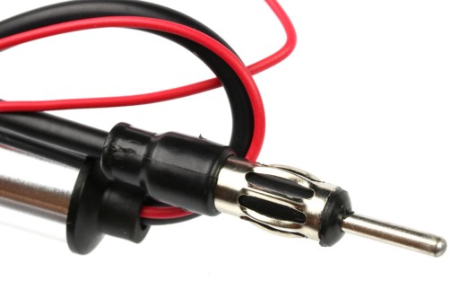 VÝKONNÝ ZOSILŇOVAČ AUTOMOBILOVEJ ANTÉNY DIN FM AM