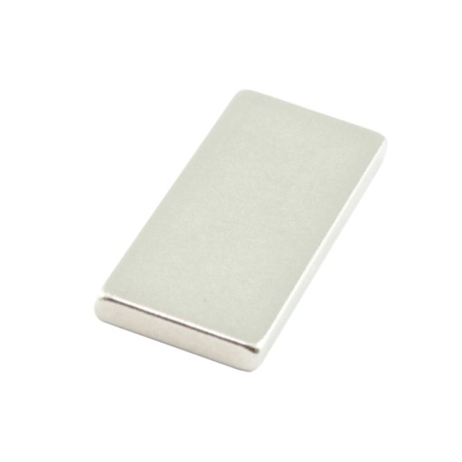 NEODYMOVÝ MAGNET 8x4x1,2 N38 - 50 KS