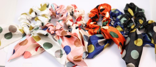 saténová gumička do vlasov šatka bodky FROTKA scrunchies mašlička