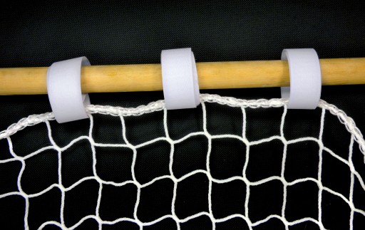 BIELY PÁS NA VELCRO RUKOJEŤ SIEŤKY NA POSTELI