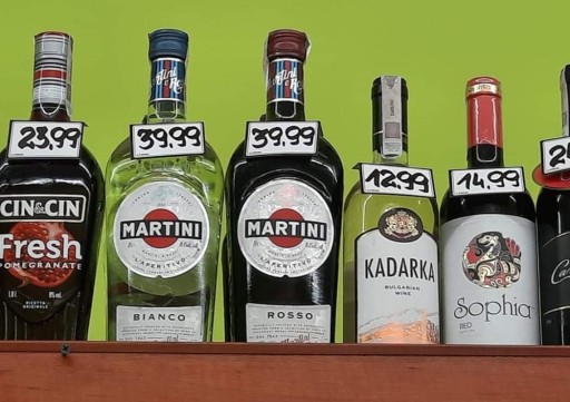 Cenníky fliaš, fľaša, likérka, čierny papier, kartón, 100