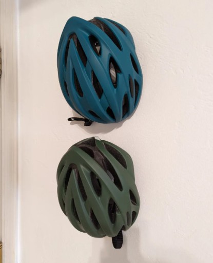 Držiak, Vešiak na motocyklovú MTB prilbu